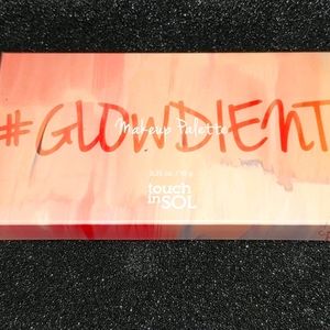 Pretty Filter Glowdient Makeup Palette